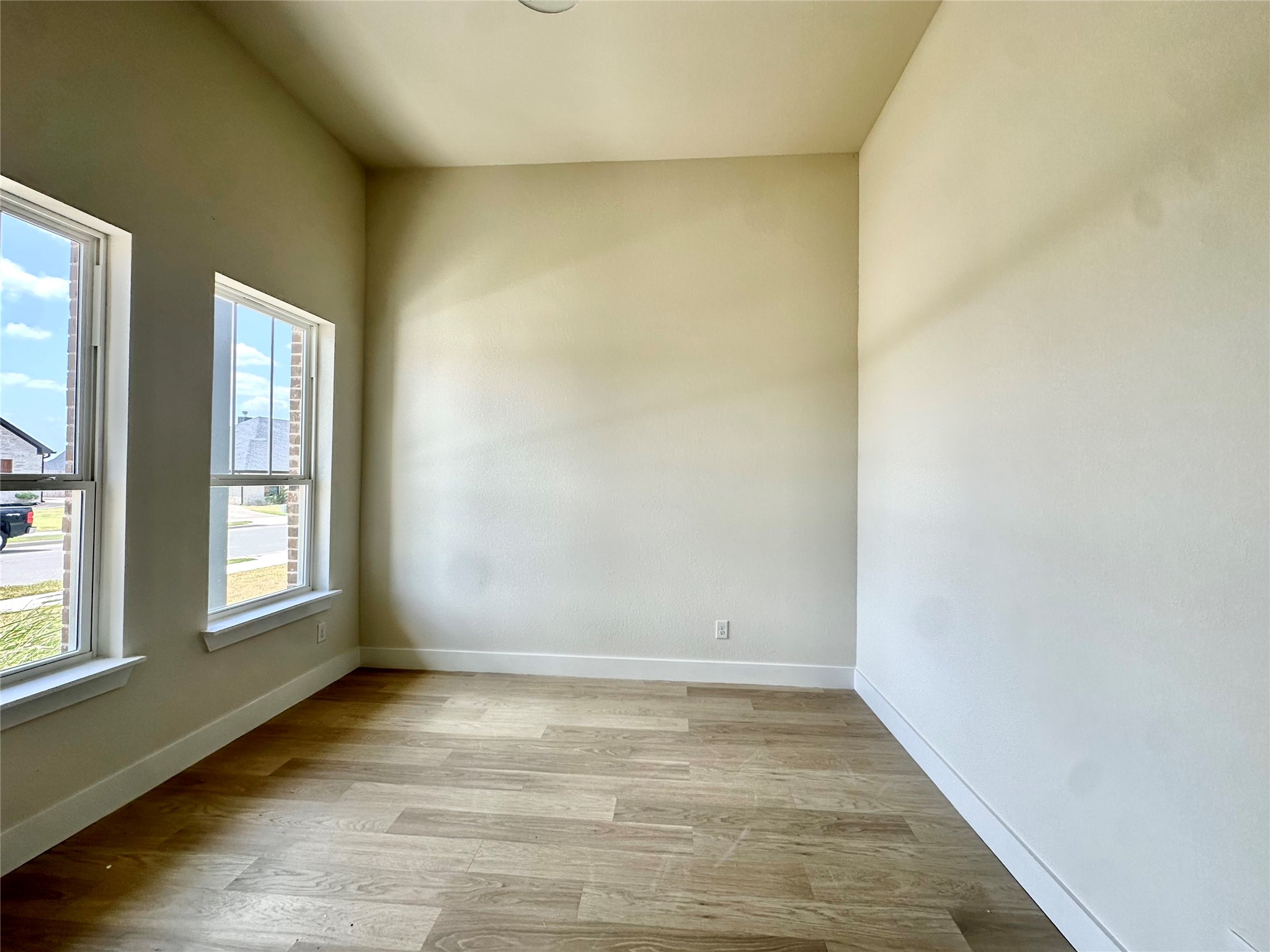 2112 Bankside Lane