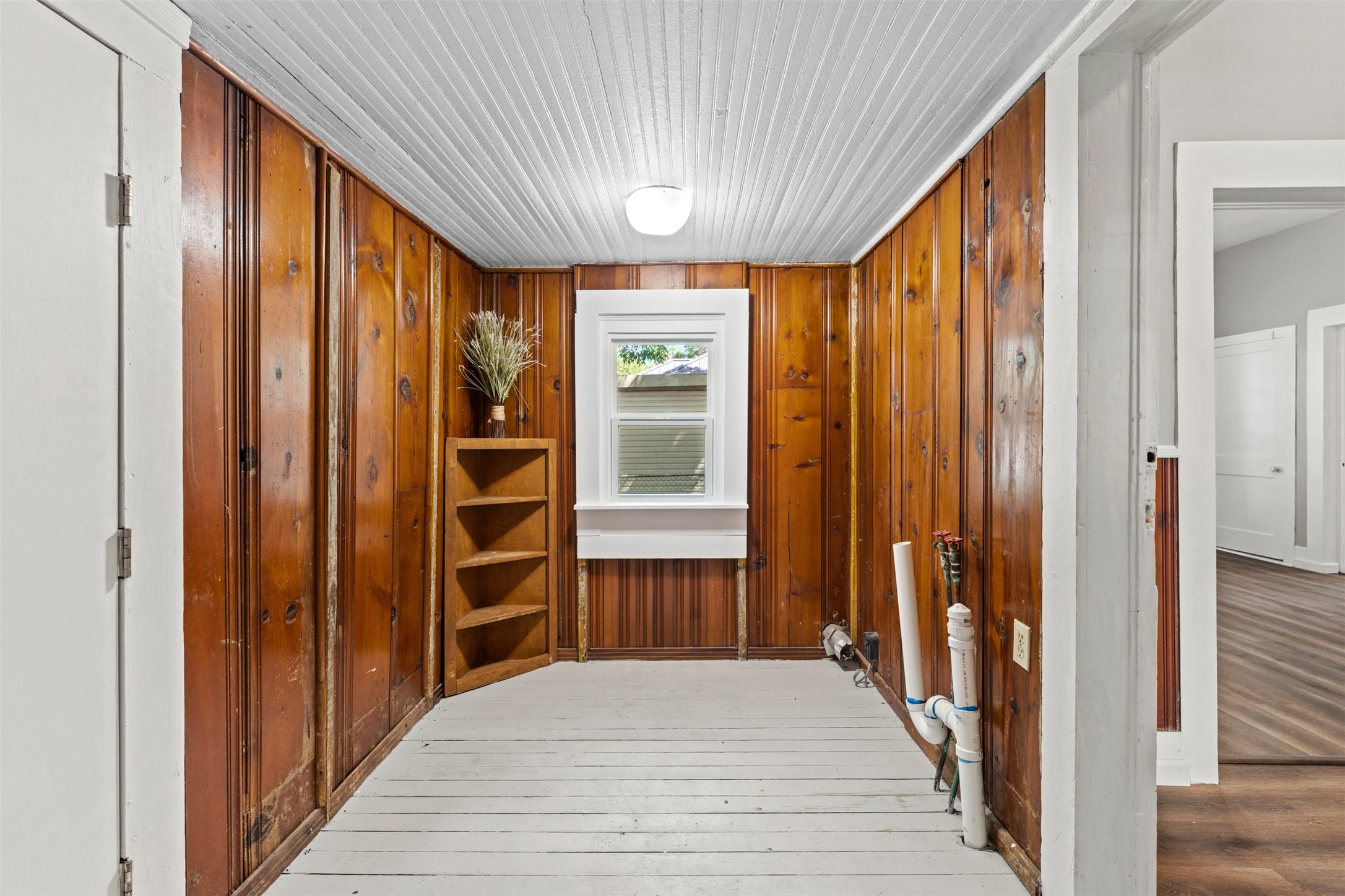 302 W Broadway Street
