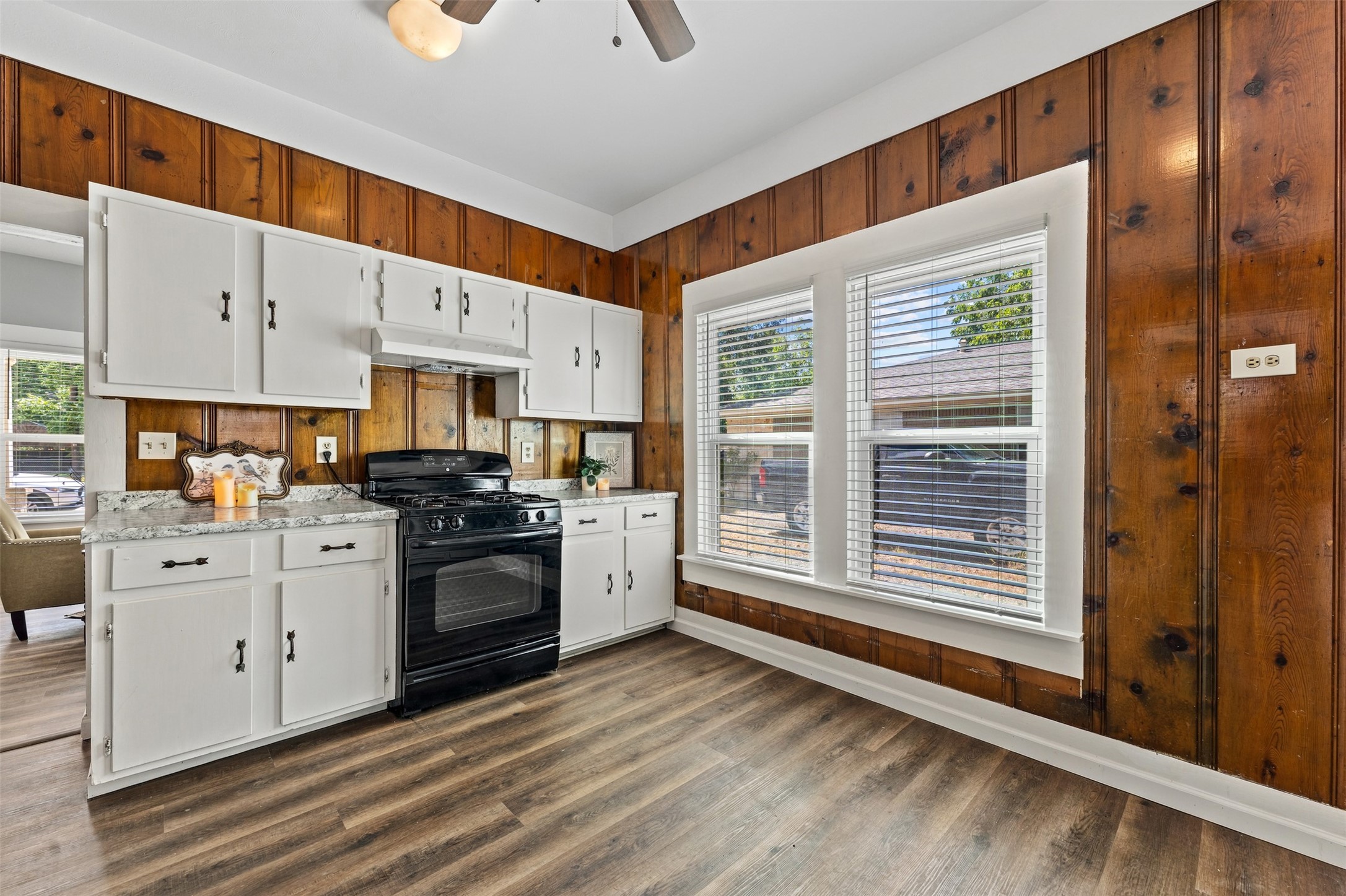 302 W Broadway Street