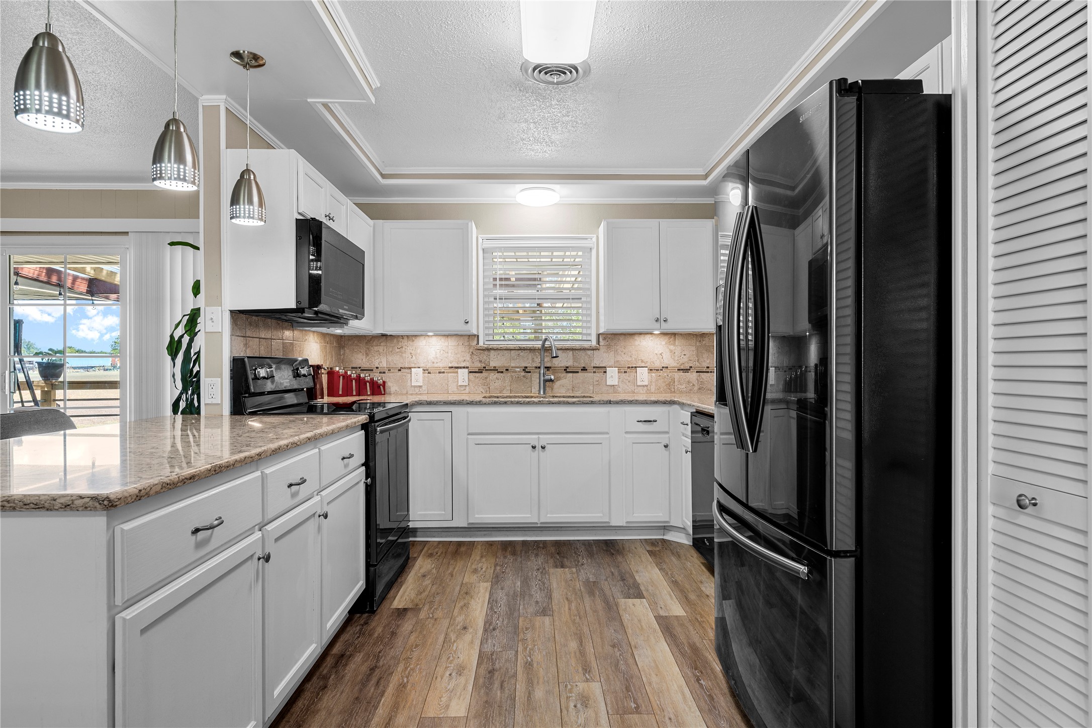 407 E Walnut Street