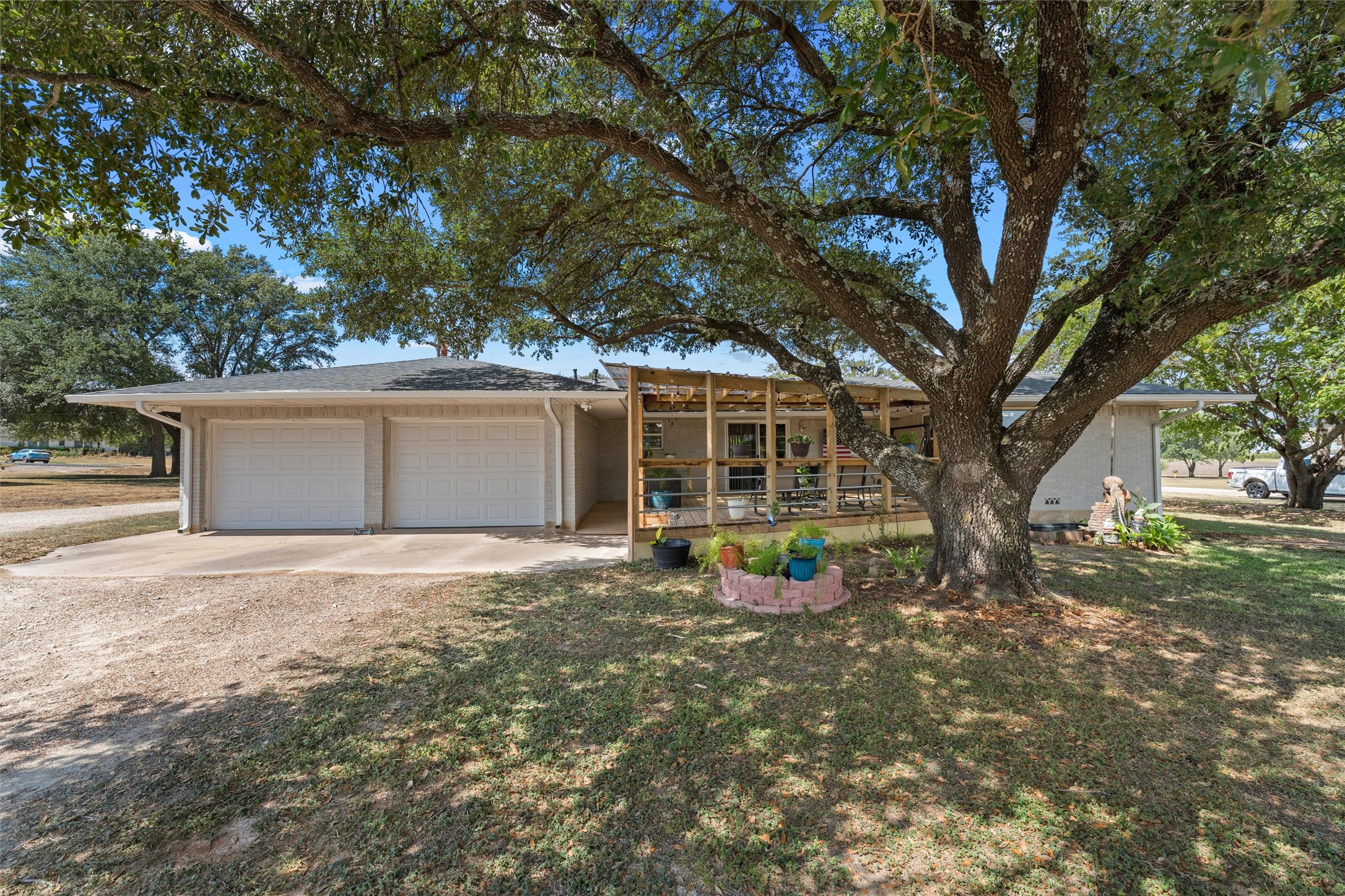 407 E Walnut Street