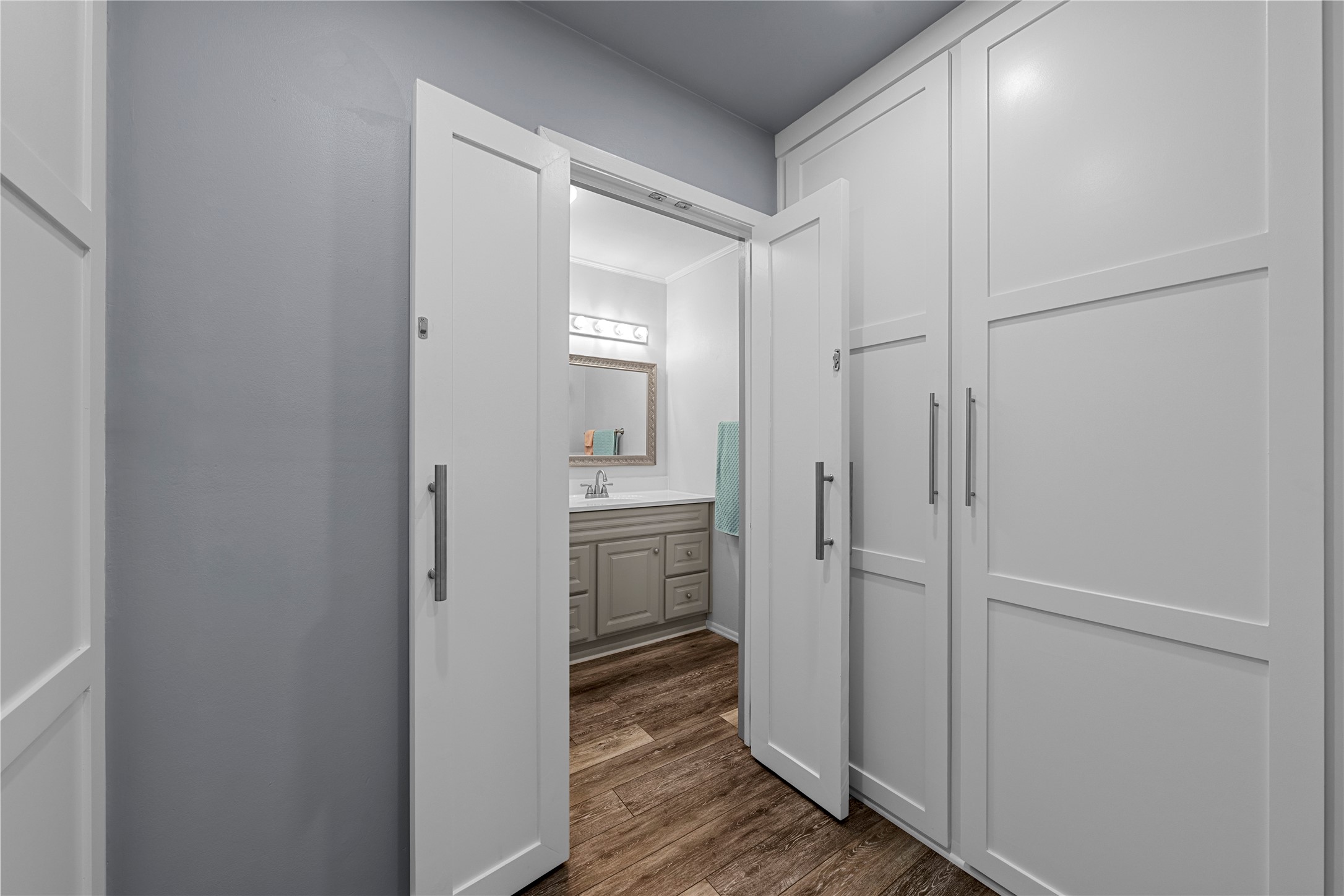 407 E Walnut Street