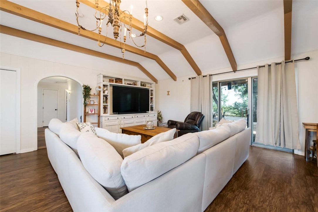 8101 Forest Ridge Drive