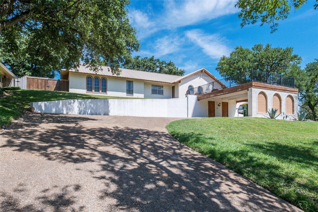 8101 Forest Ridge Drive