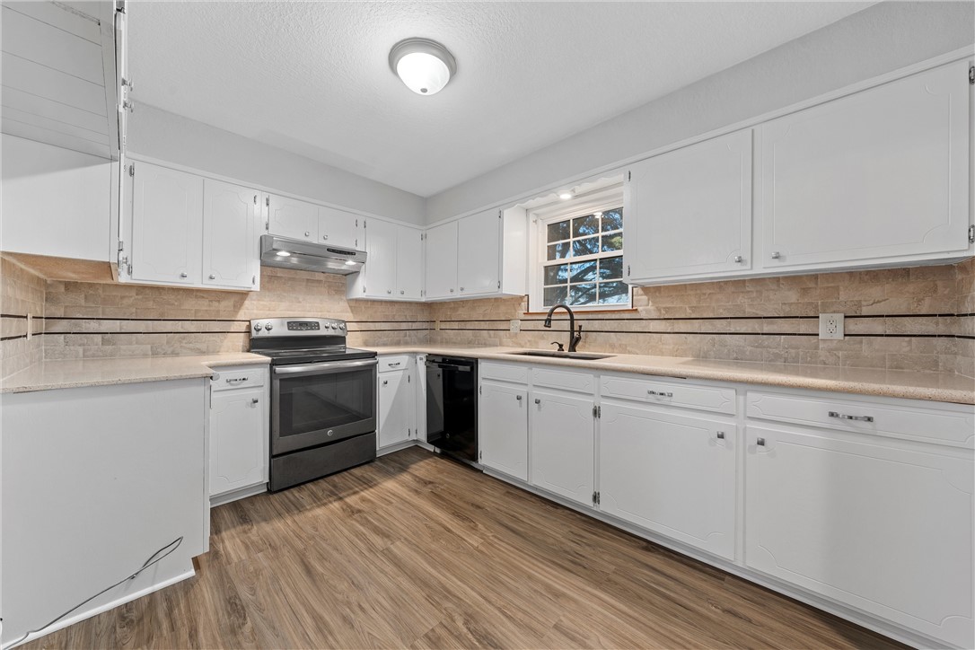 400 Simons Avenue