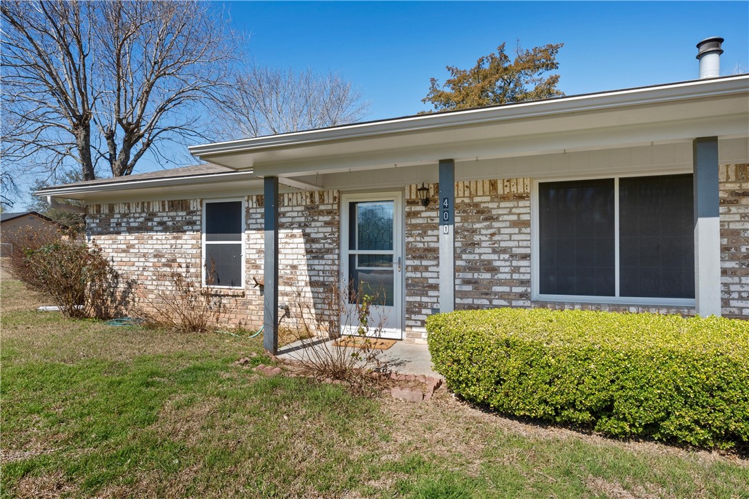 400 Simons Avenue