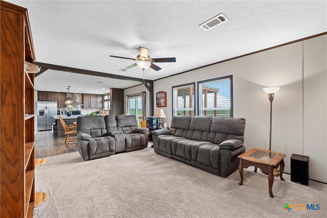 143 W Weinberger Road