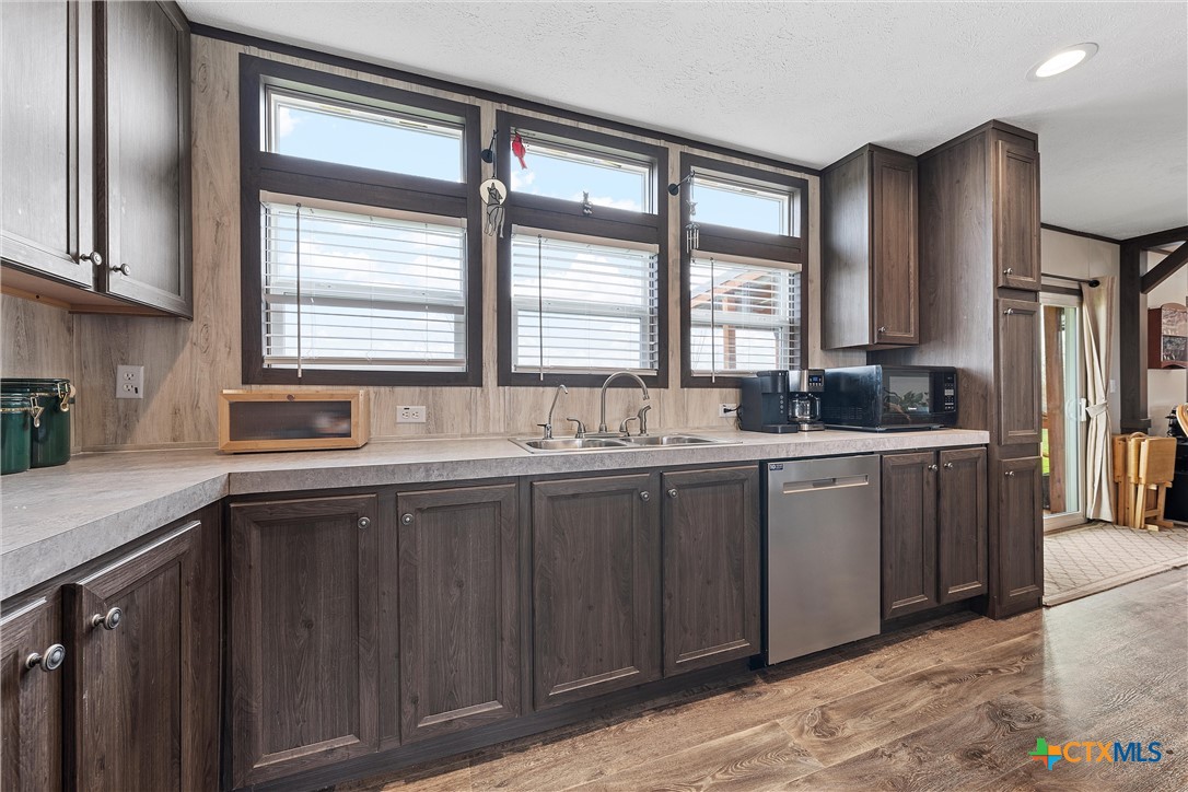 143 W Weinberger Road