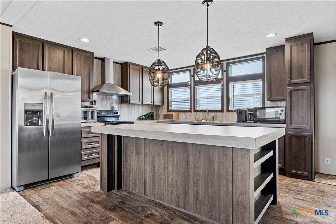 143 W Weinberger Road