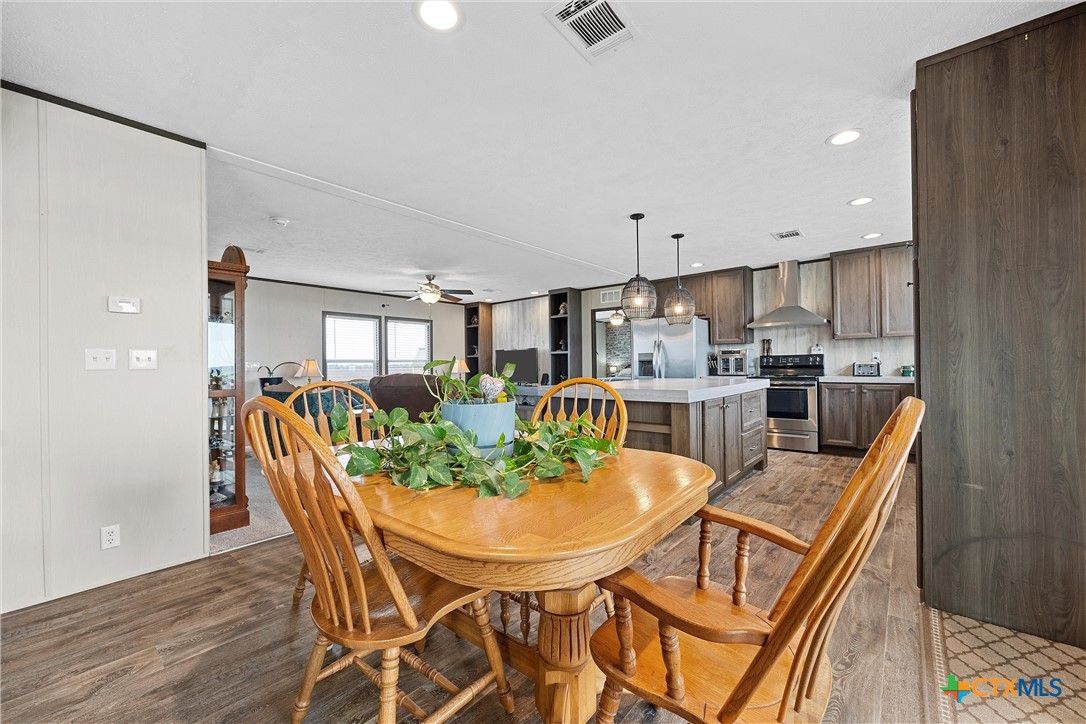 143 W Weinberger Road