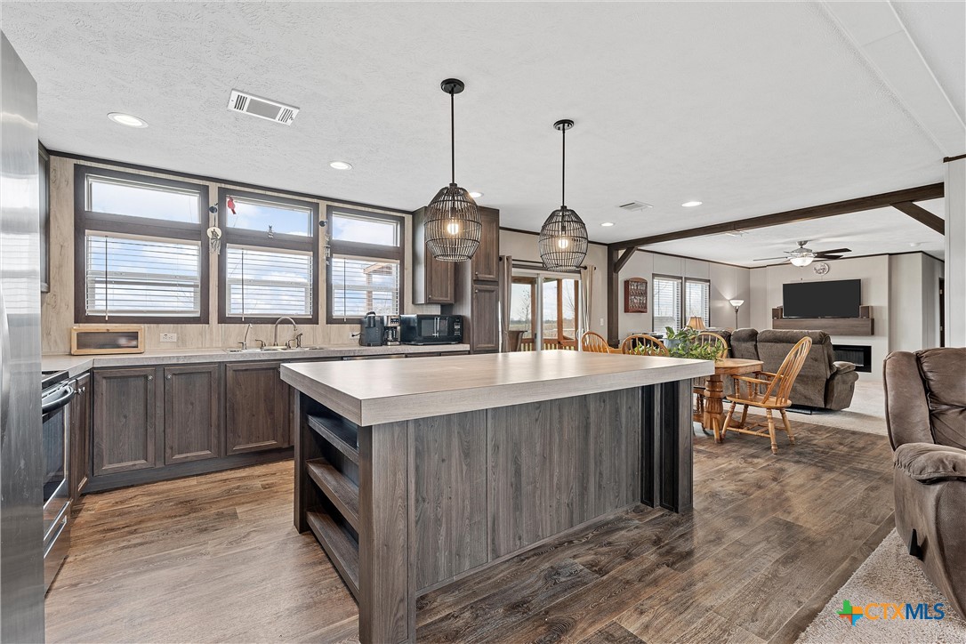143 W Weinberger Road