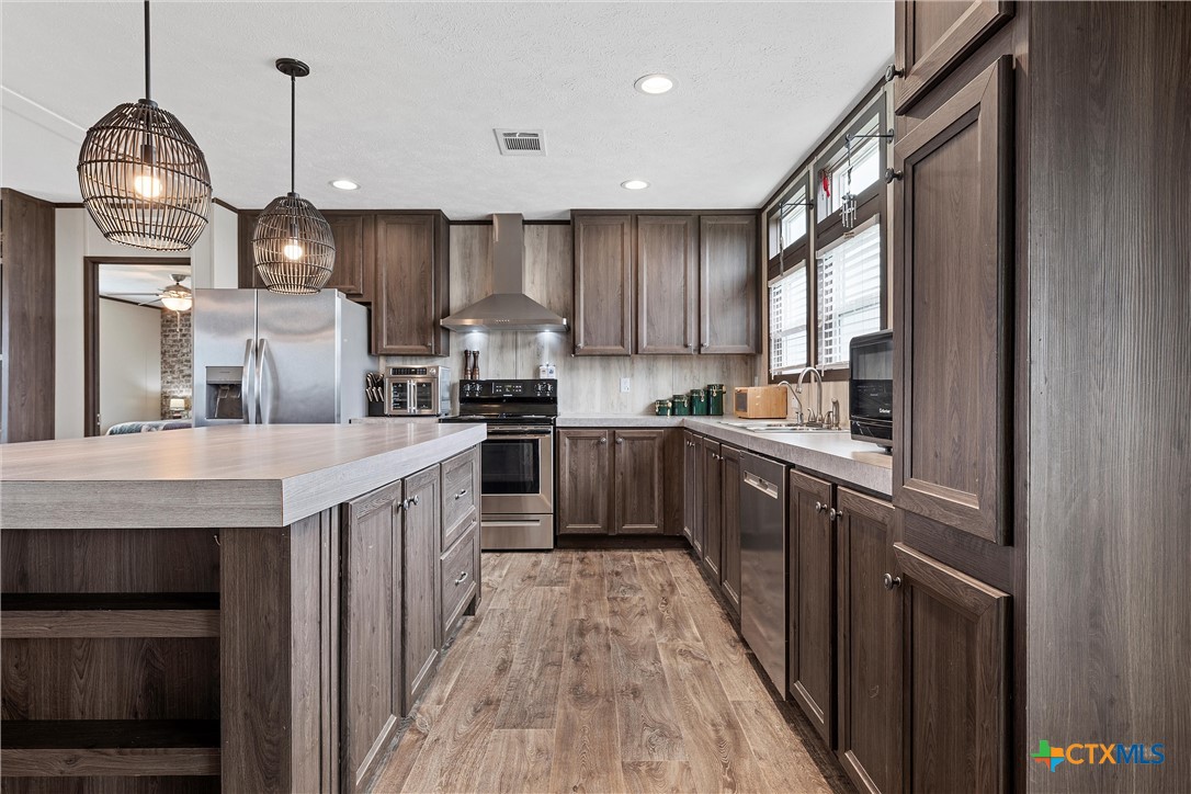 143 W Weinberger Road