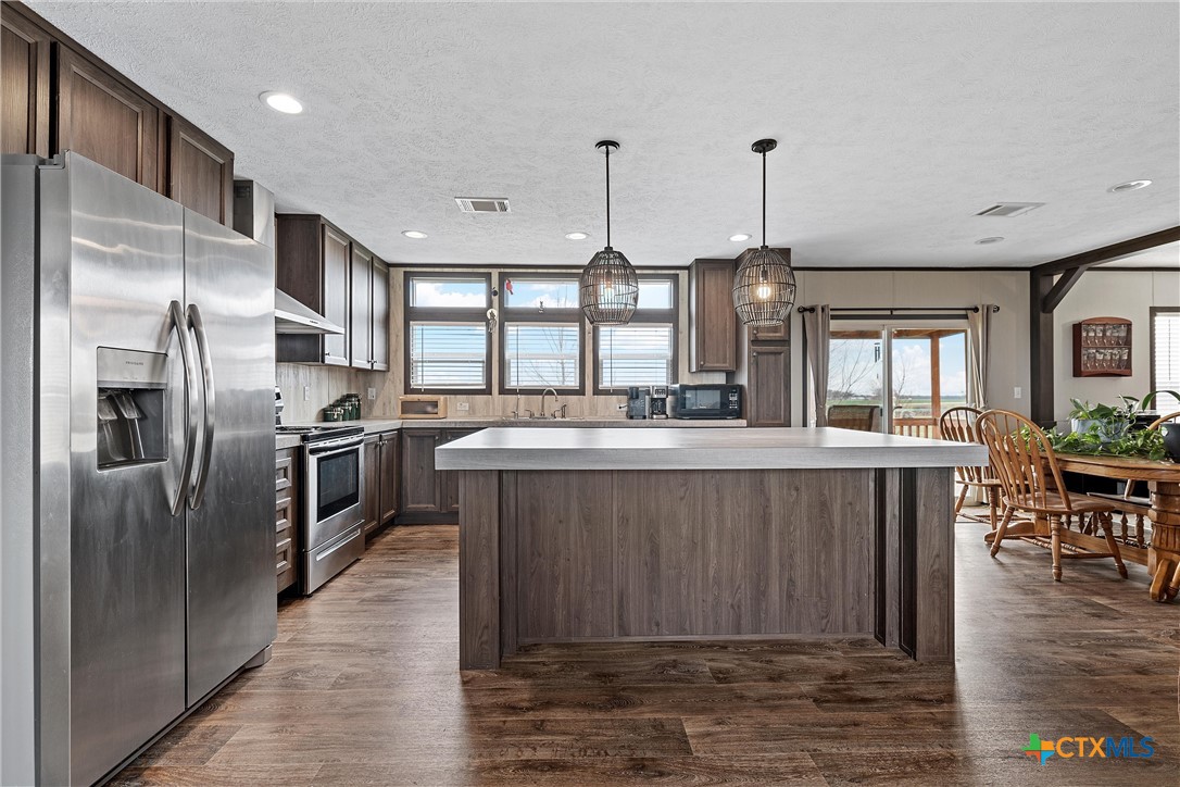 143 W Weinberger Road