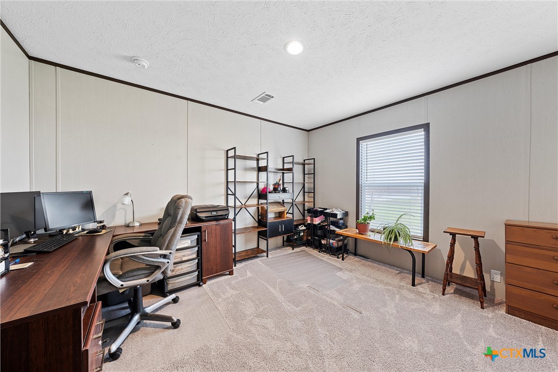 143 W Weinberger Road