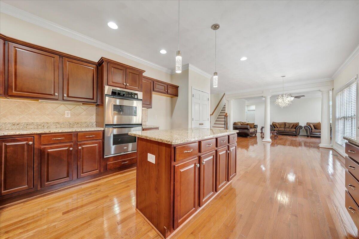 2117 River Oaks DR