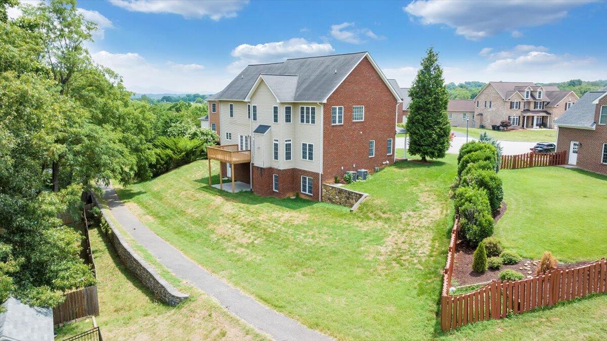 2117 River Oaks DR