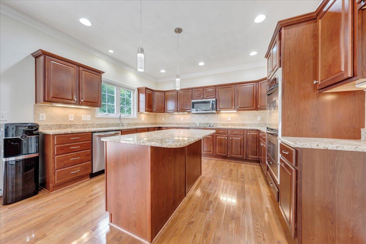 2117 River Oaks DR