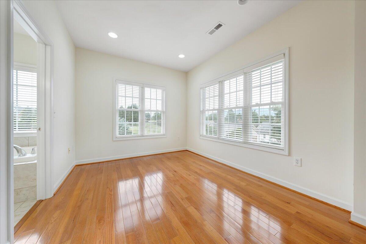 2117 River Oaks DR