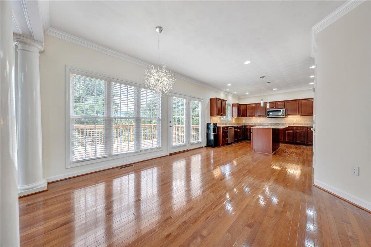 2117 River Oaks DR
