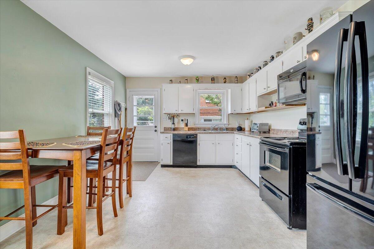 145 Oaklawn AVE NE