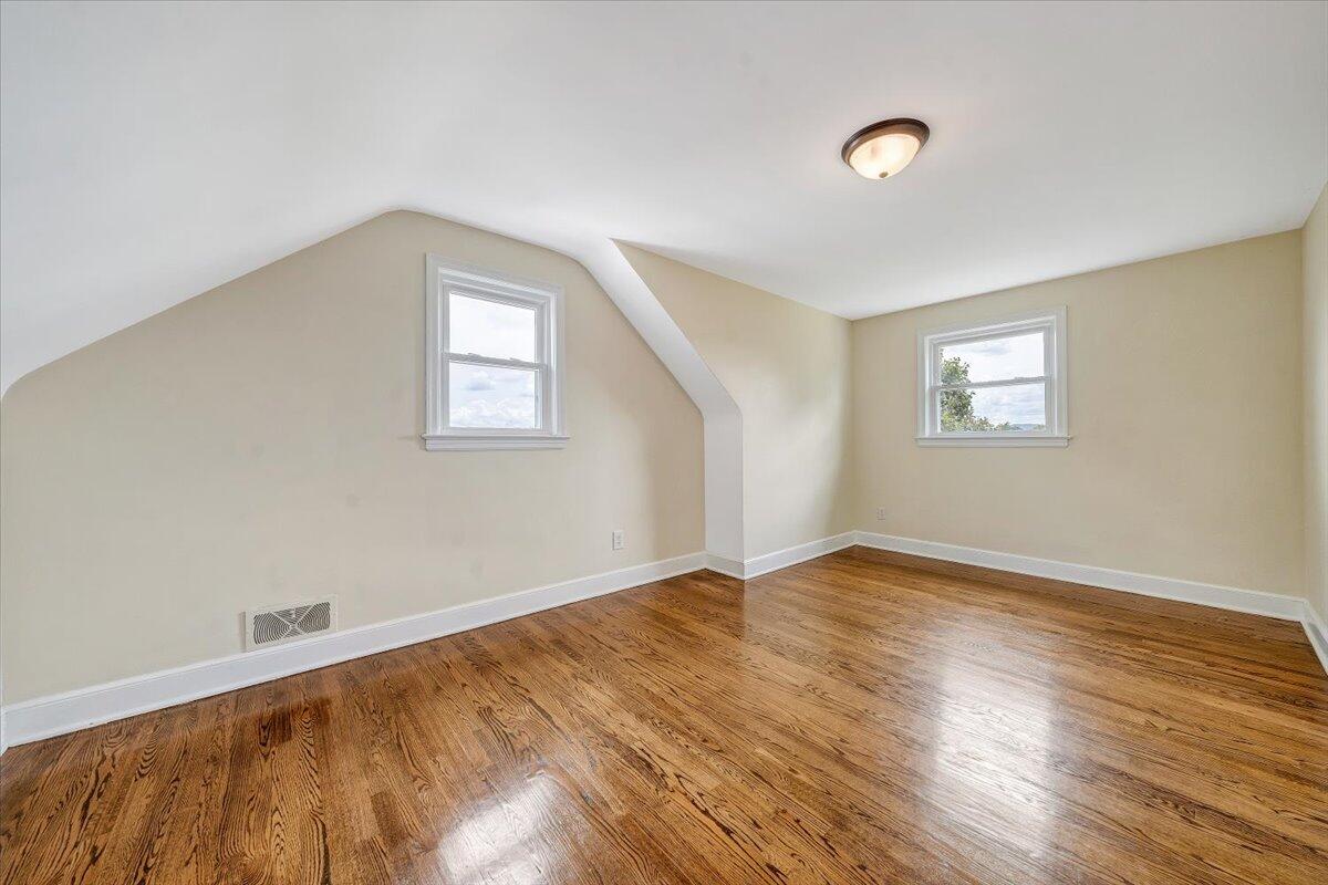 145 Oaklawn AVE NE