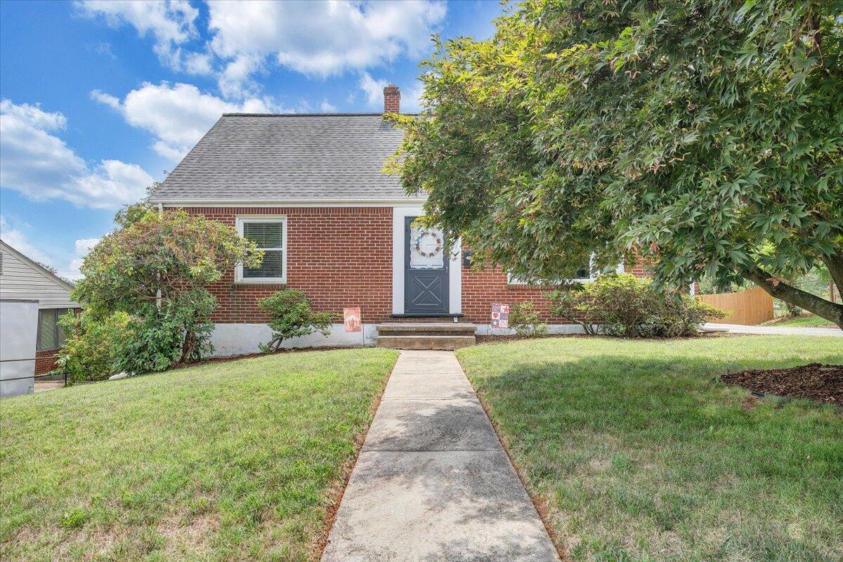 145 Oaklawn AVE NE