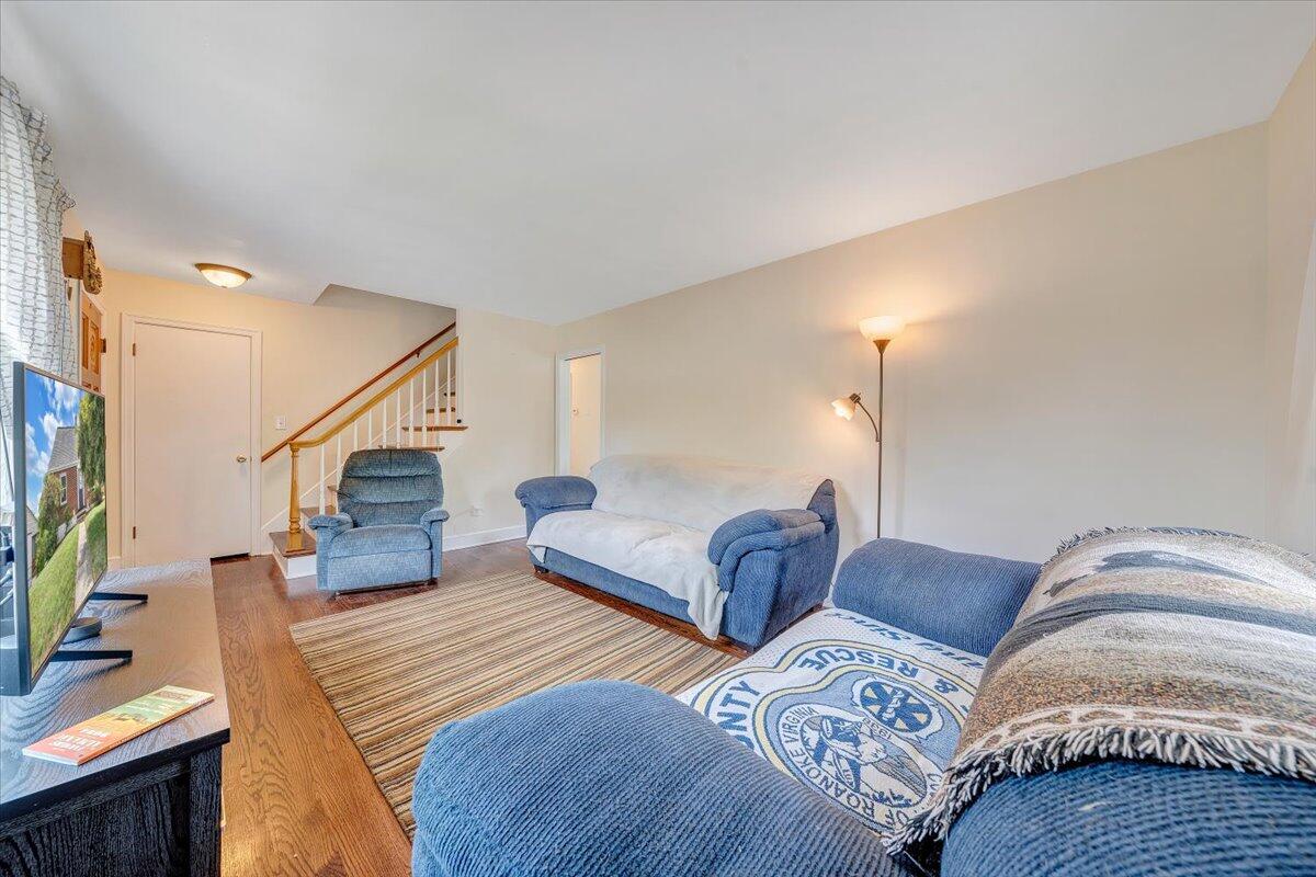 145 Oaklawn AVE NE