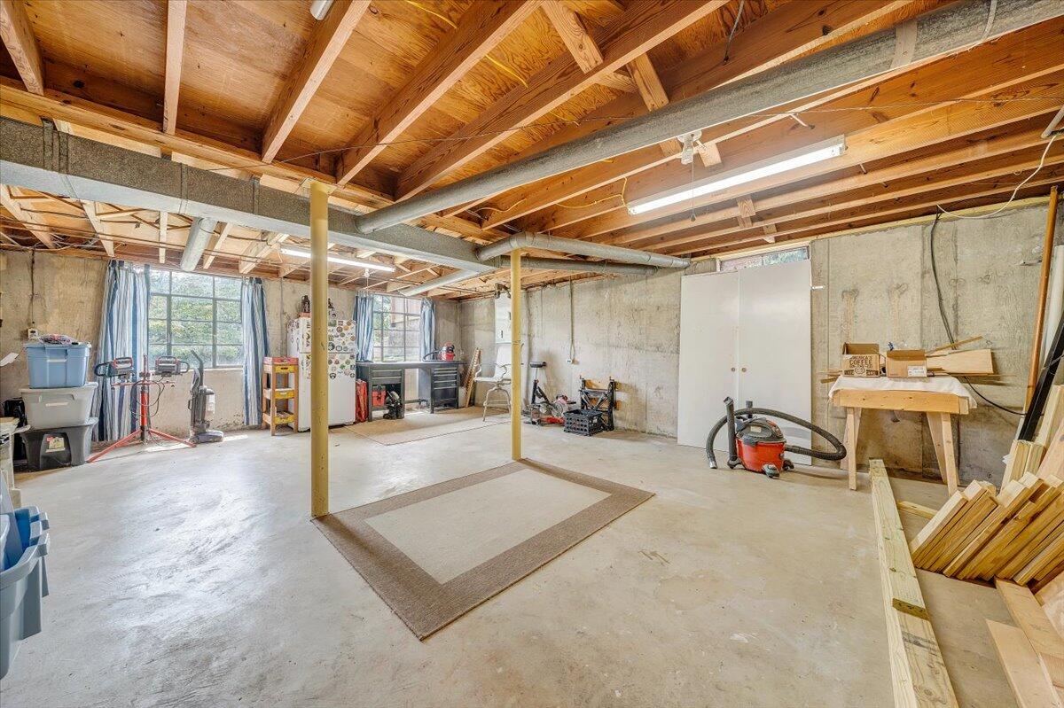 145 Oaklawn AVE NE