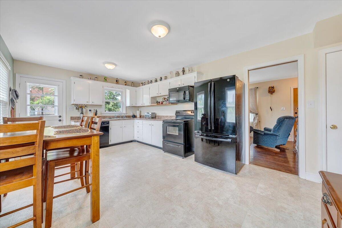 145 Oaklawn AVE NE