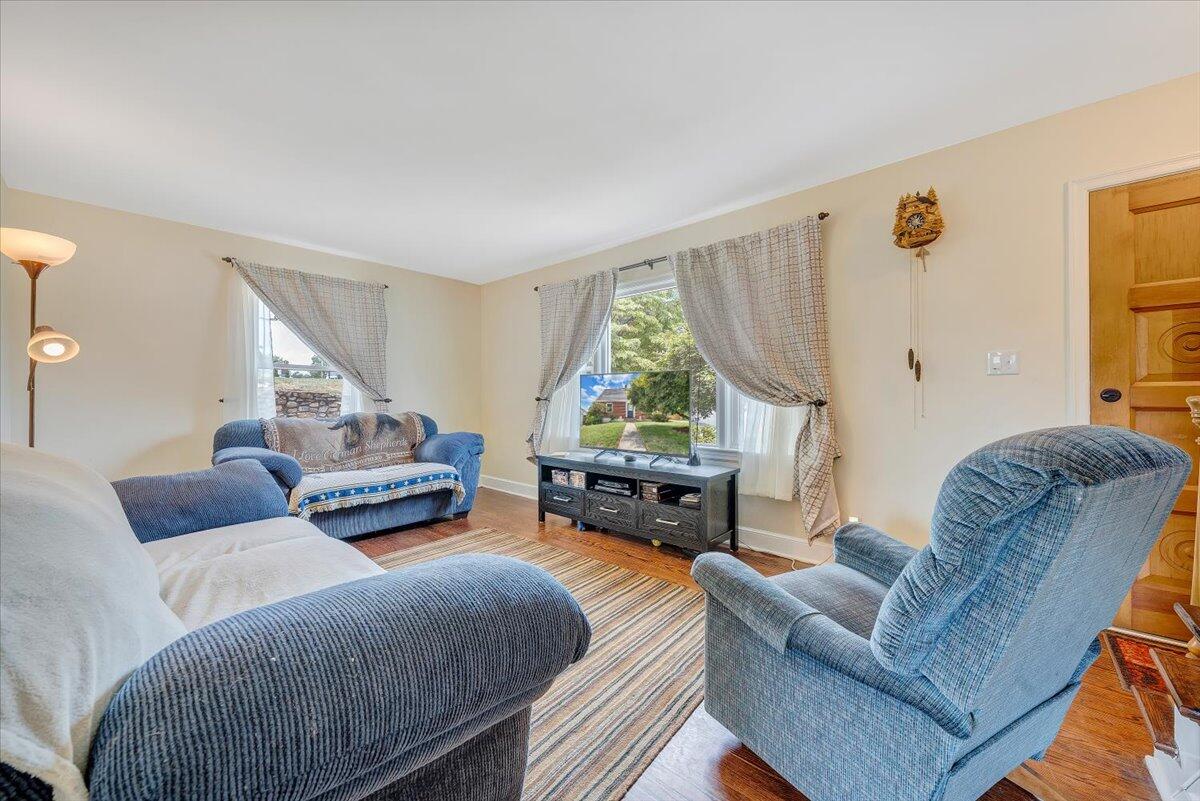 145 Oaklawn AVE NE