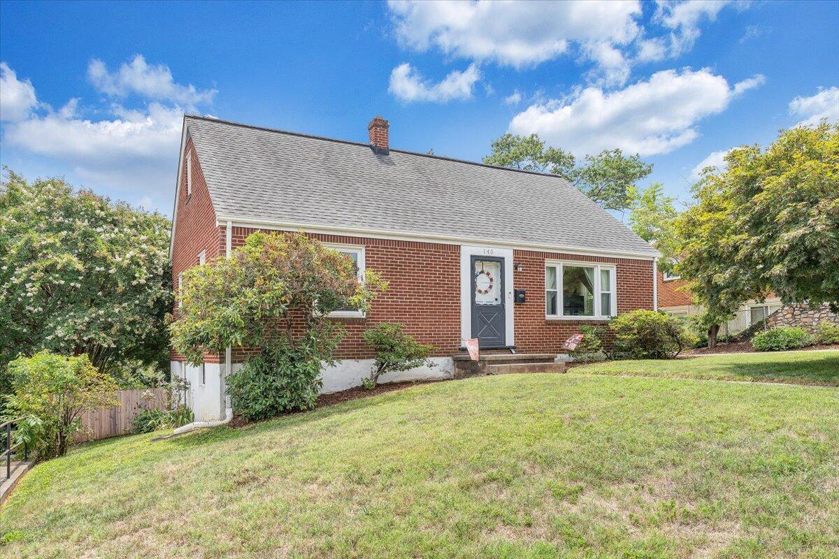 145 Oaklawn AVE NE