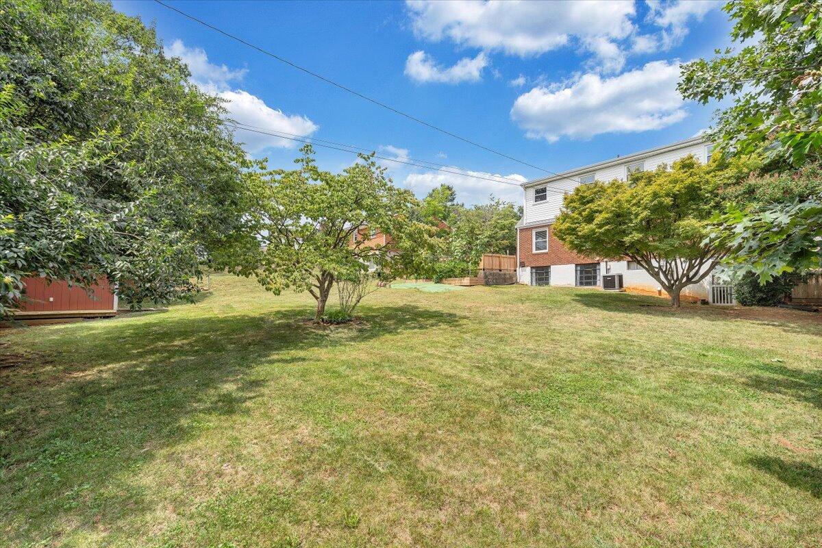 145 Oaklawn AVE NE
