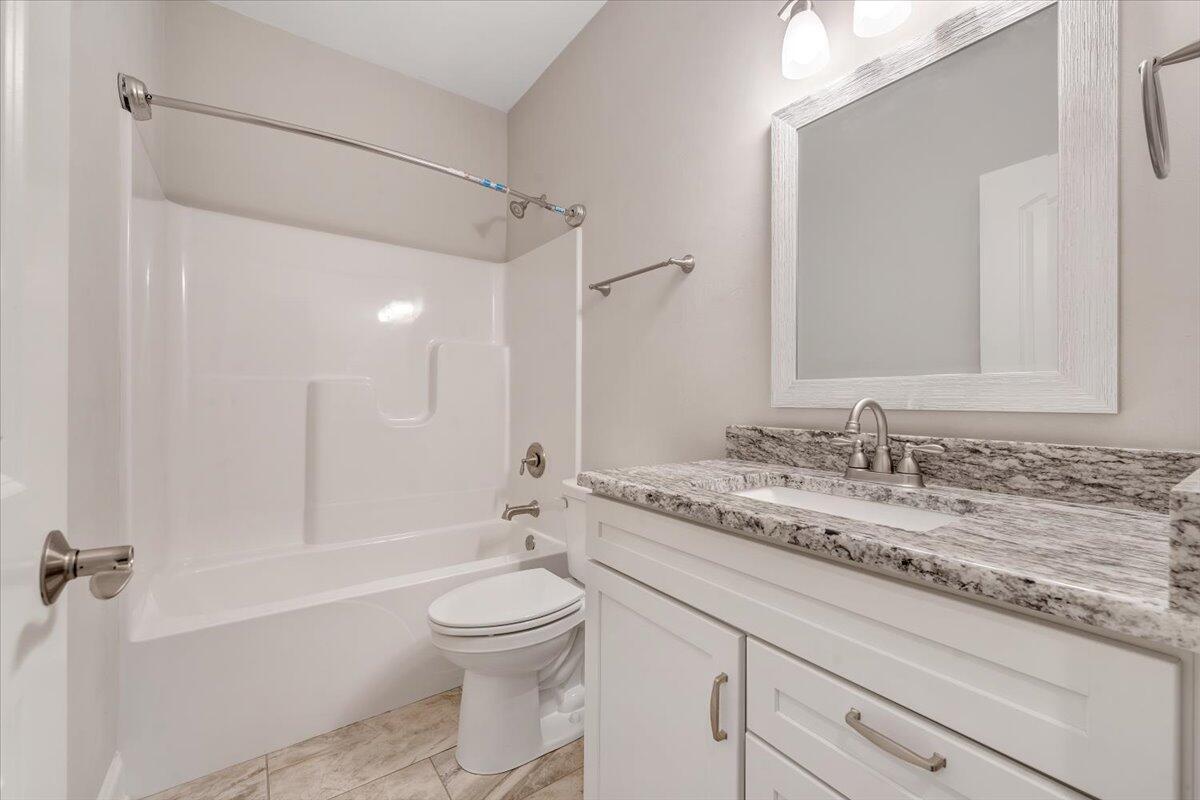 119 North Oaks DR