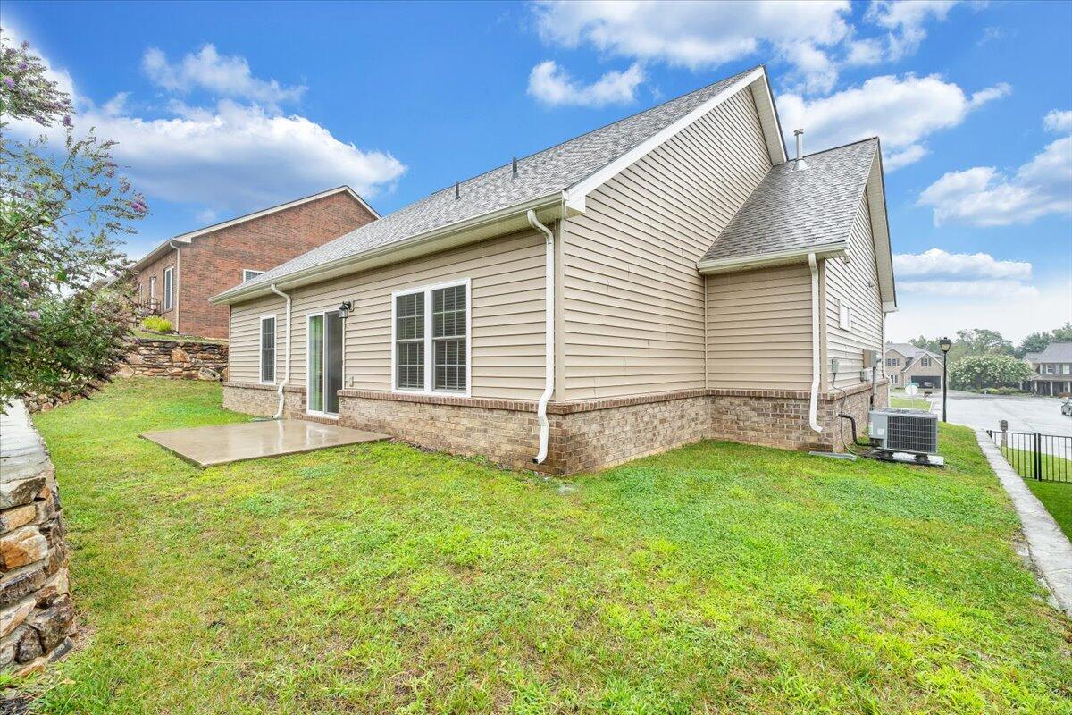 119 North Oaks DR