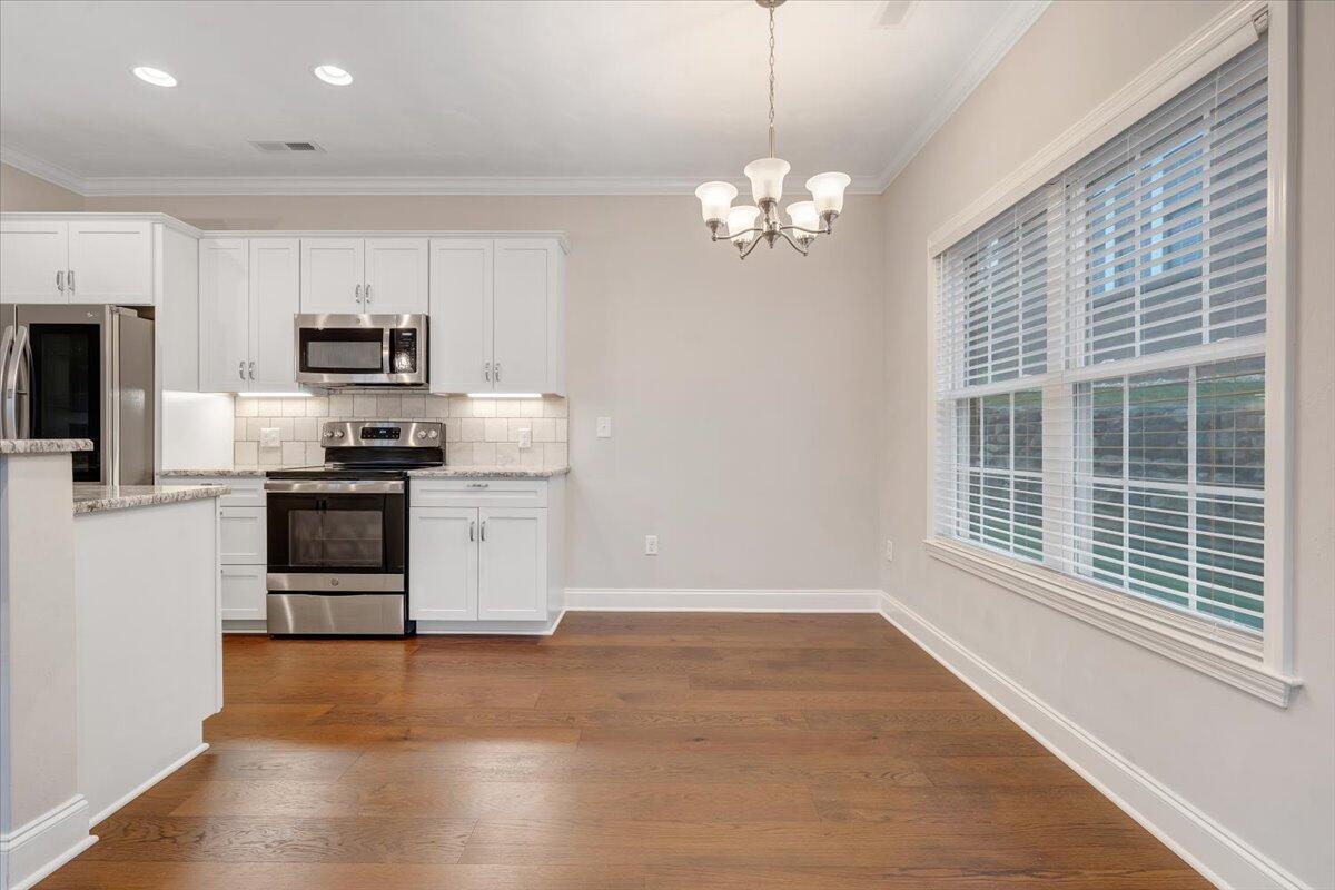 119 North Oaks DR