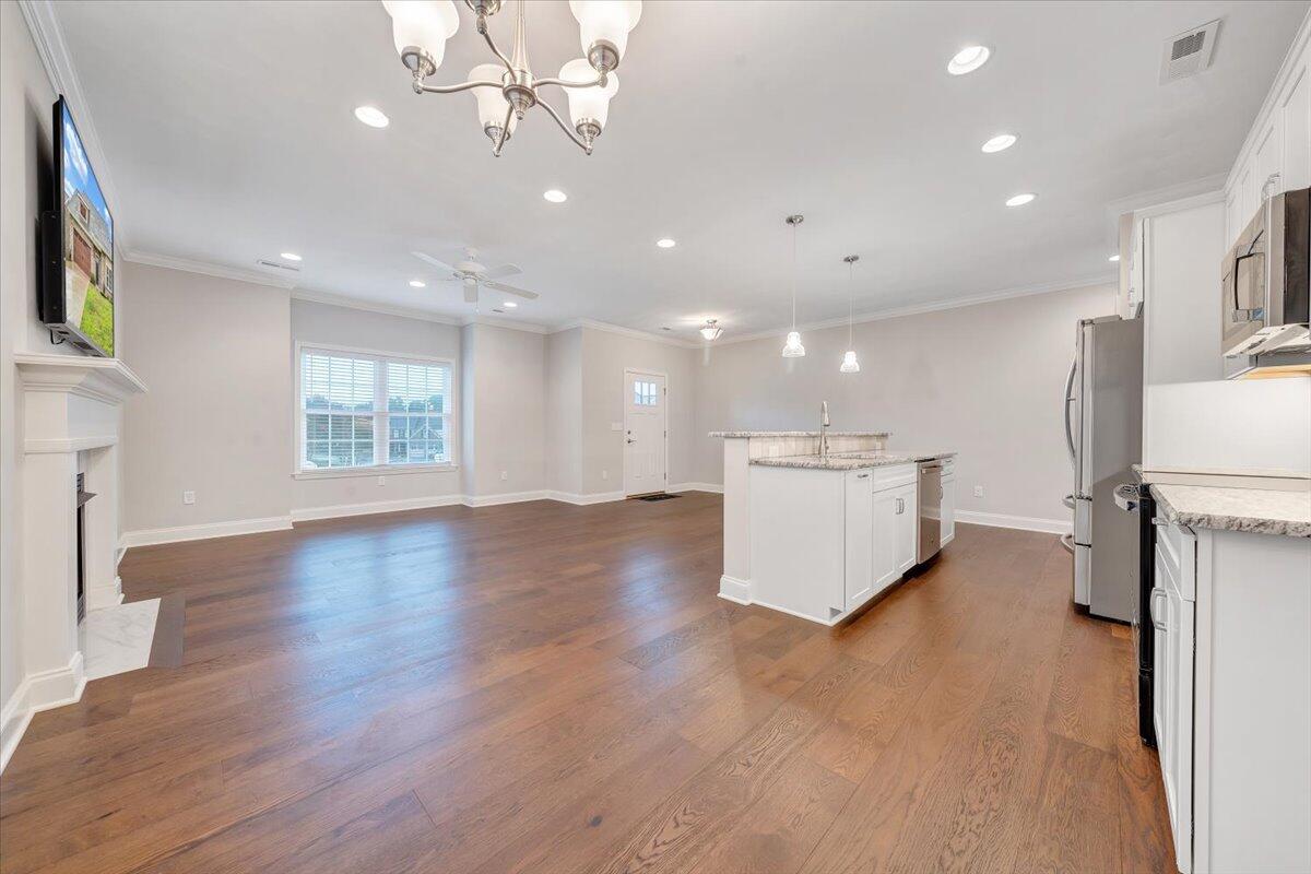 119 North Oaks DR