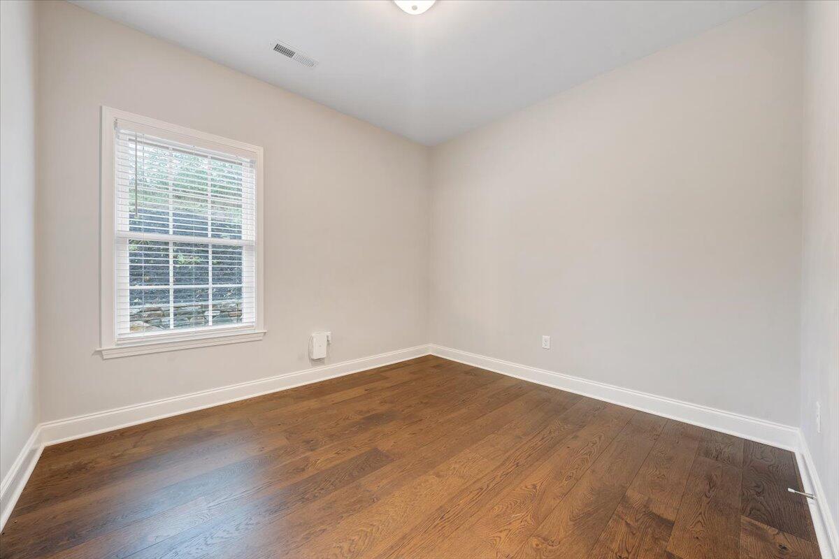 119 North Oaks DR