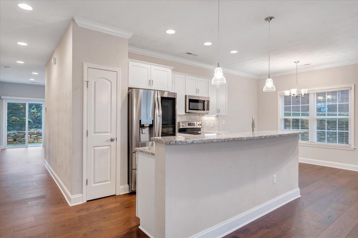 119 North Oaks DR