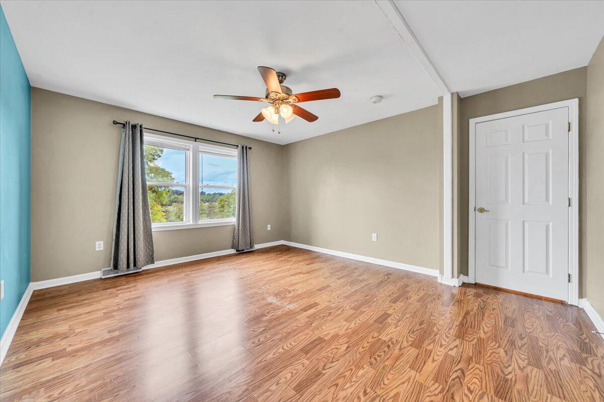 150 Sleepy Hollow RD