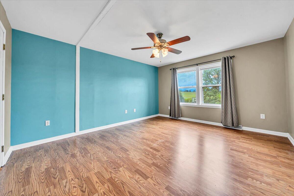 150 Sleepy Hollow RD