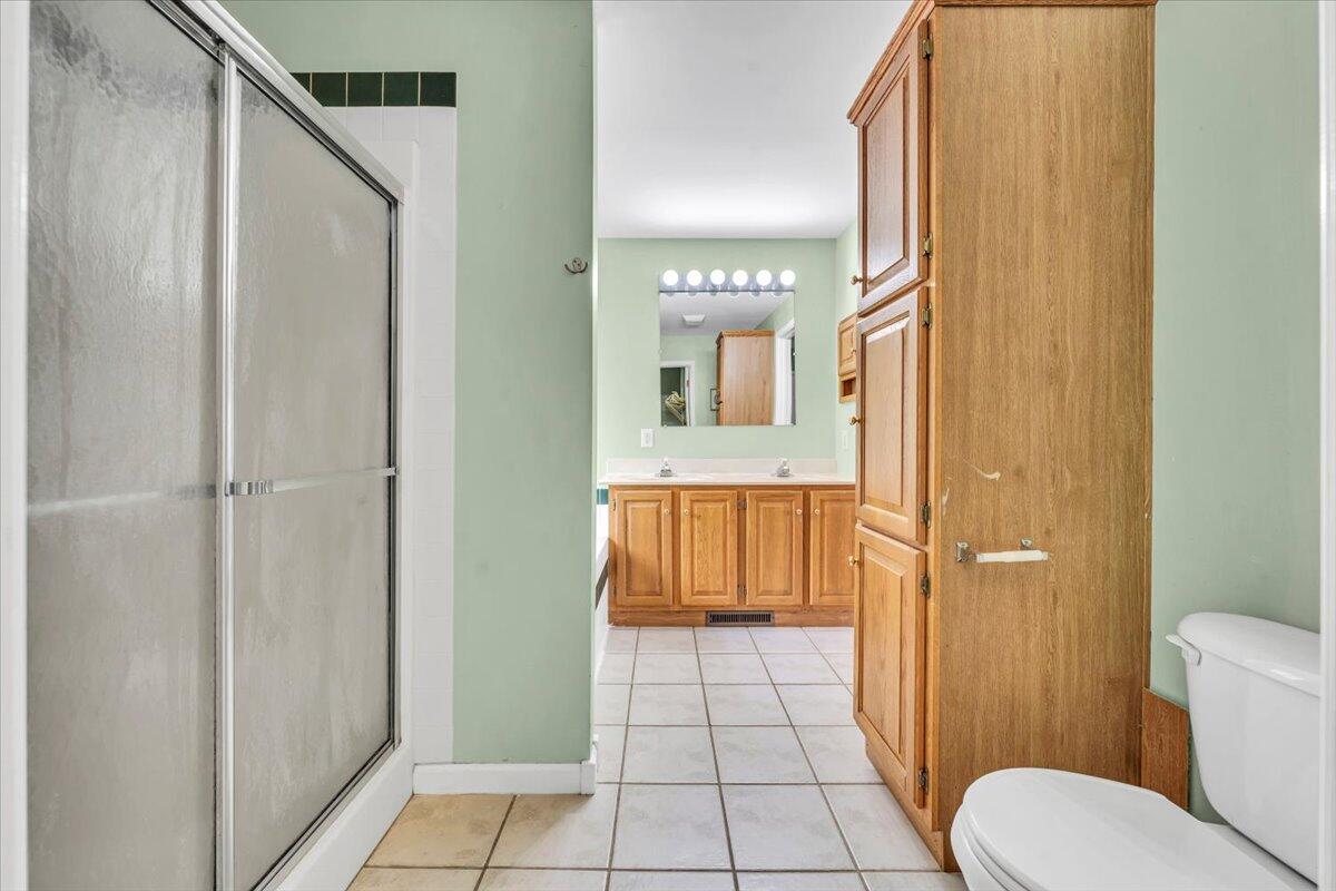 150 Sleepy Hollow RD