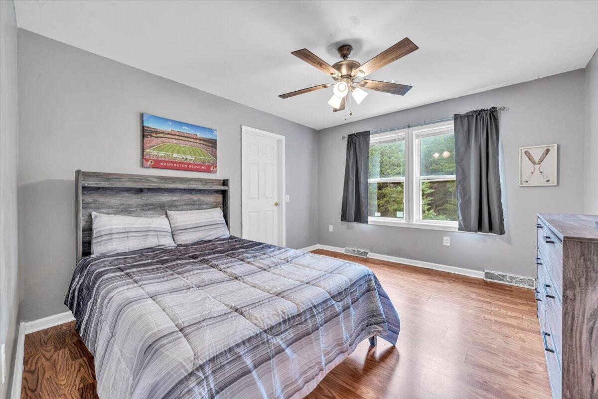 150 Sleepy Hollow RD