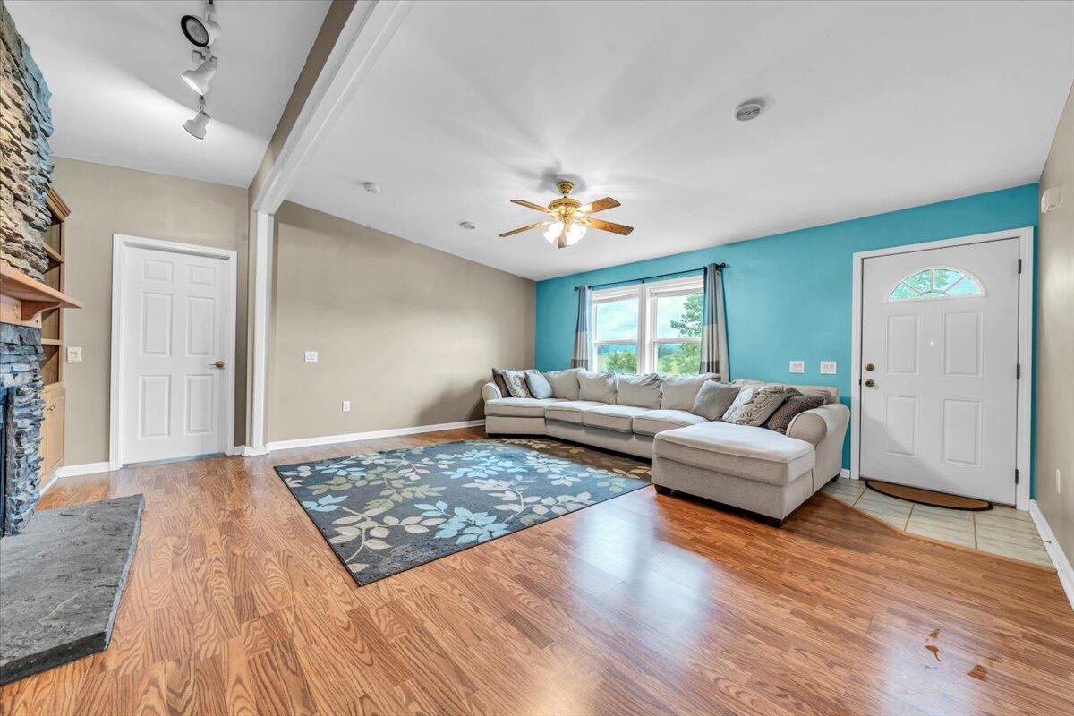 150 Sleepy Hollow RD