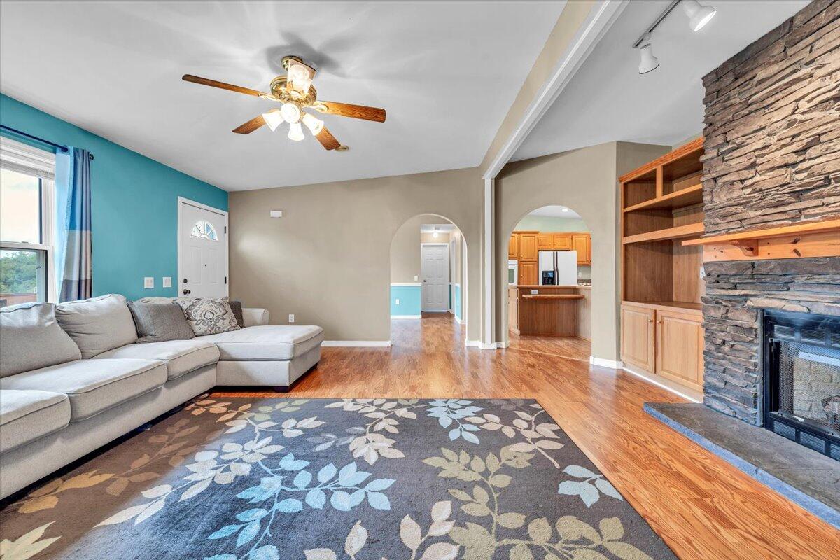 150 Sleepy Hollow RD