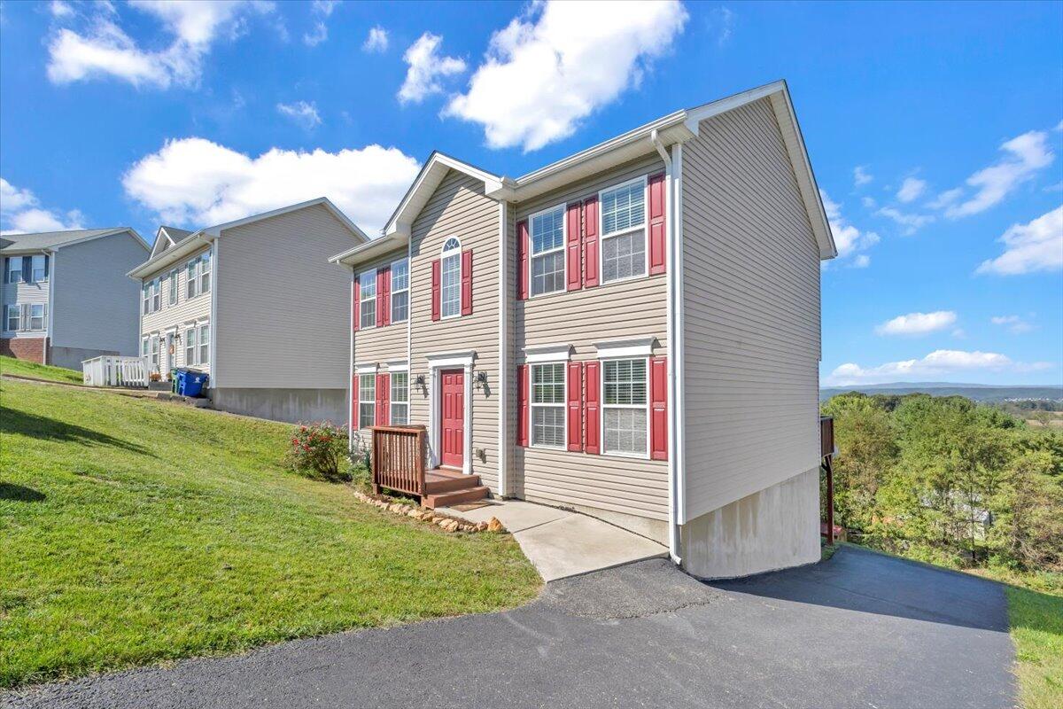 400 Chelsea Loop