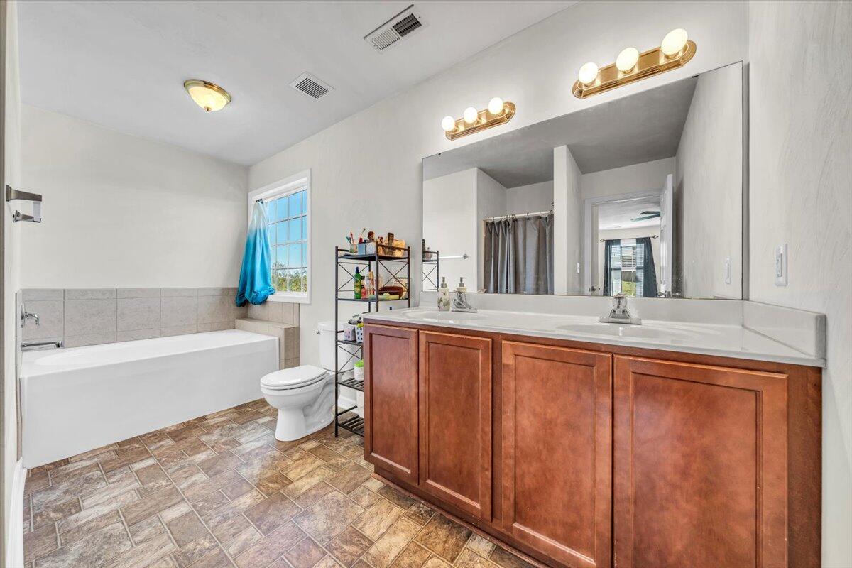 400 Chelsea Loop