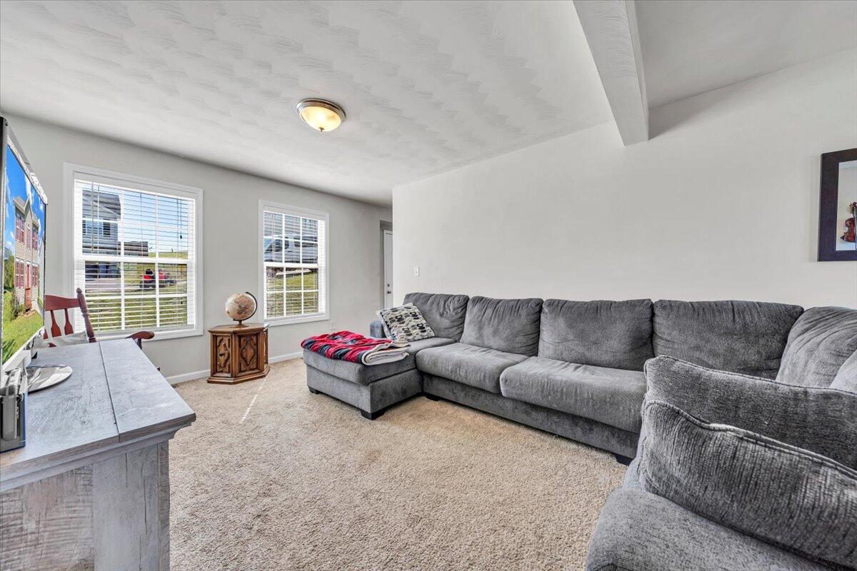 400 Chelsea Loop