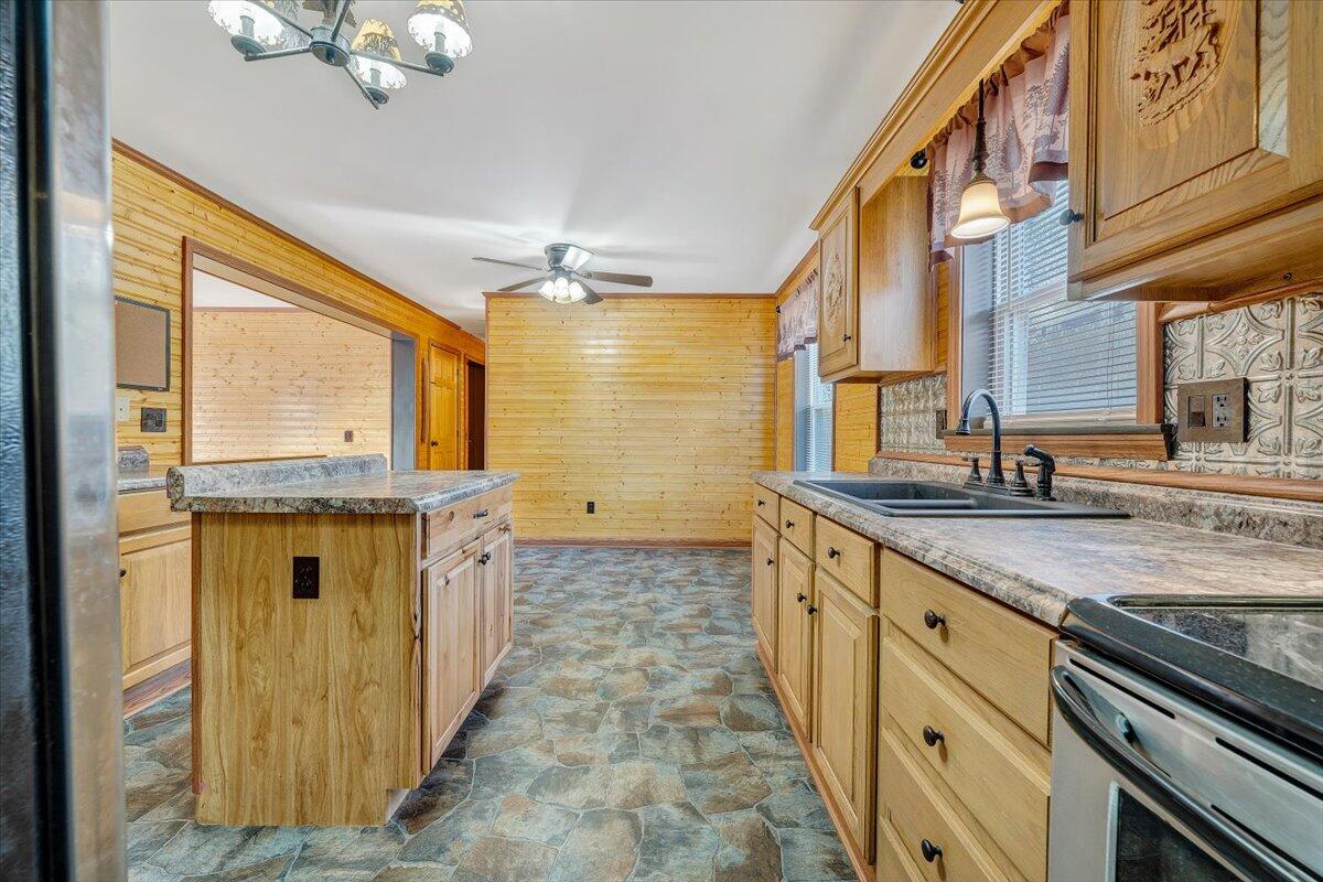 62 Cave Mtn Lake RD