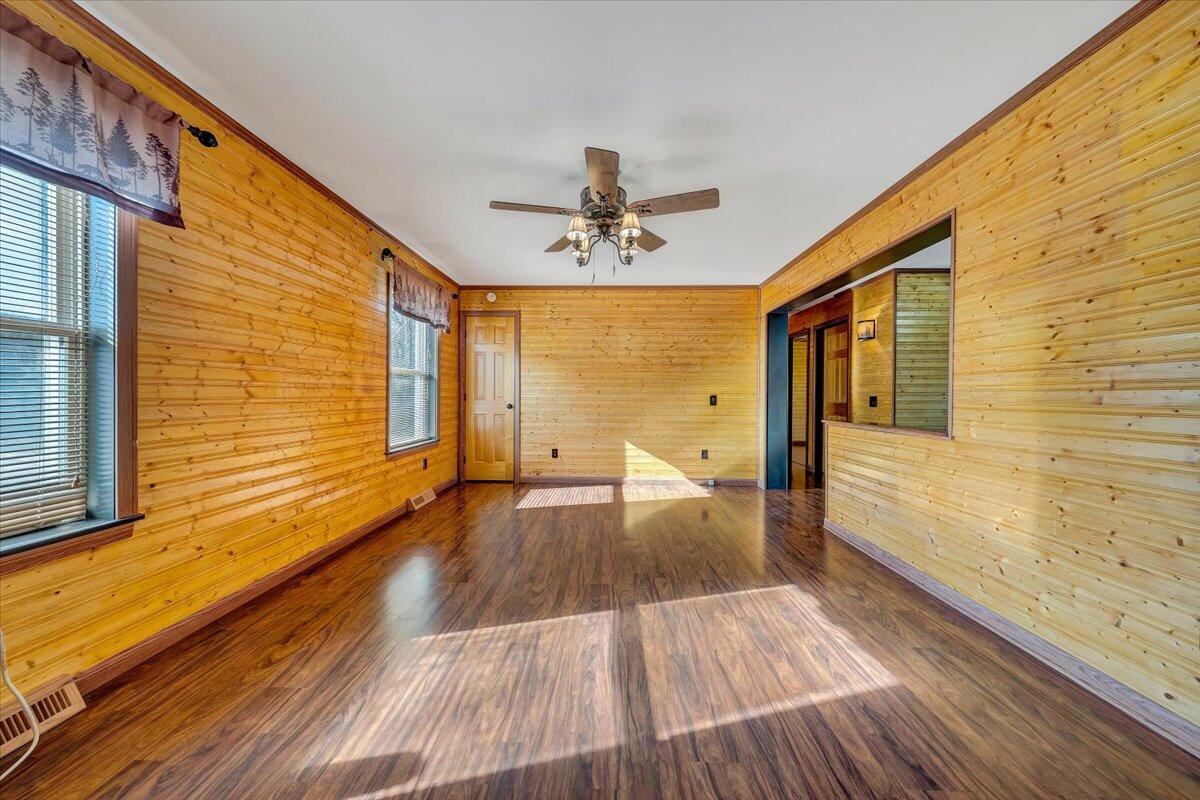 62 Cave Mtn Lake RD