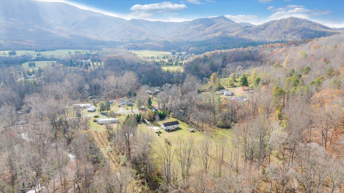 62 Cave Mtn Lake RD